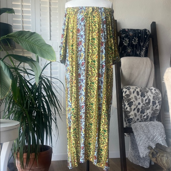 Easel “Secret Garden” Floral Off-Shoulder Maxi Dress 🌼 - Picture 2 of 11